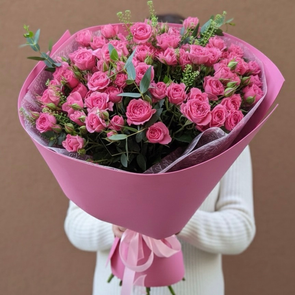 Букет из 15 веток кустовых роз «Розовое вдохновение»