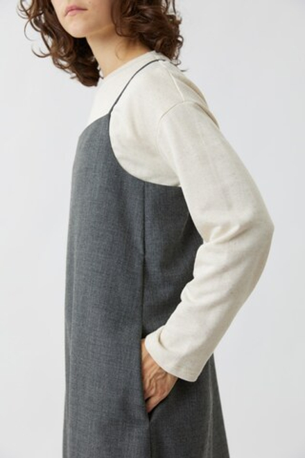 Платье на бретелях из тонкой серой шерсти