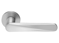 Ручка дверная CAYAN MH-58-R6 MSC раздельная на круглой розетке 6 мм