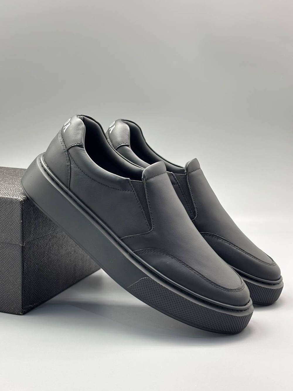 Слипоны Prada