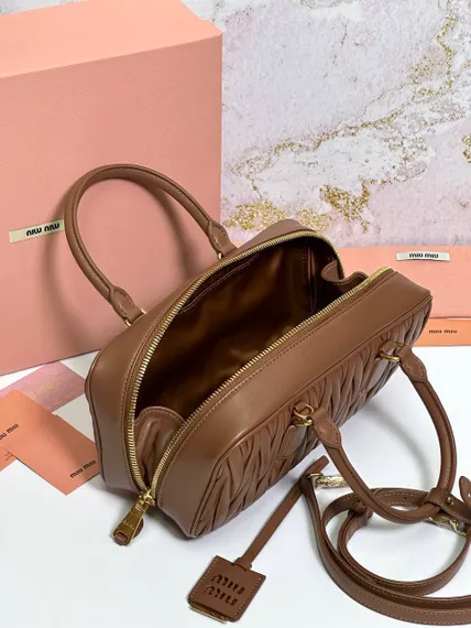 Сумка MIU MIU Arcadie matelassé из кожи наппа, коричневый