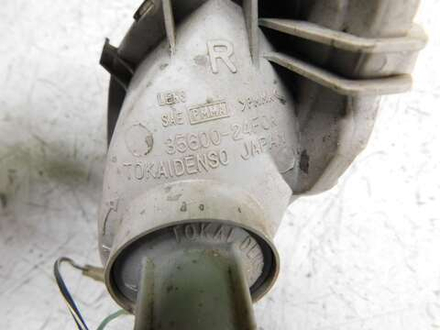 Поворотник передний правый Suzuki GSX1300R 99-07 35600-24F0