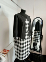 Платье чёрное комбинированное в клетку.Размер 56.Производство Белоруссия.