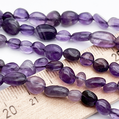Аметист фриформ бусины, размер около 4-8 мм, цена за нить 39 см