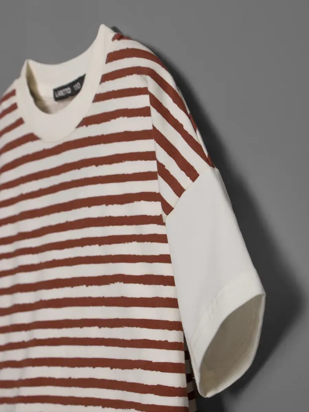 Летний костюм для девочки в полоску с велосипедками