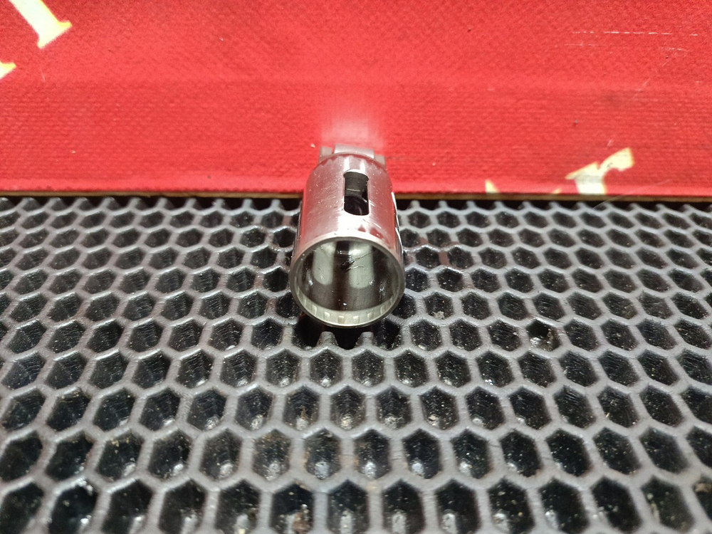 Толкатель впускного клапана