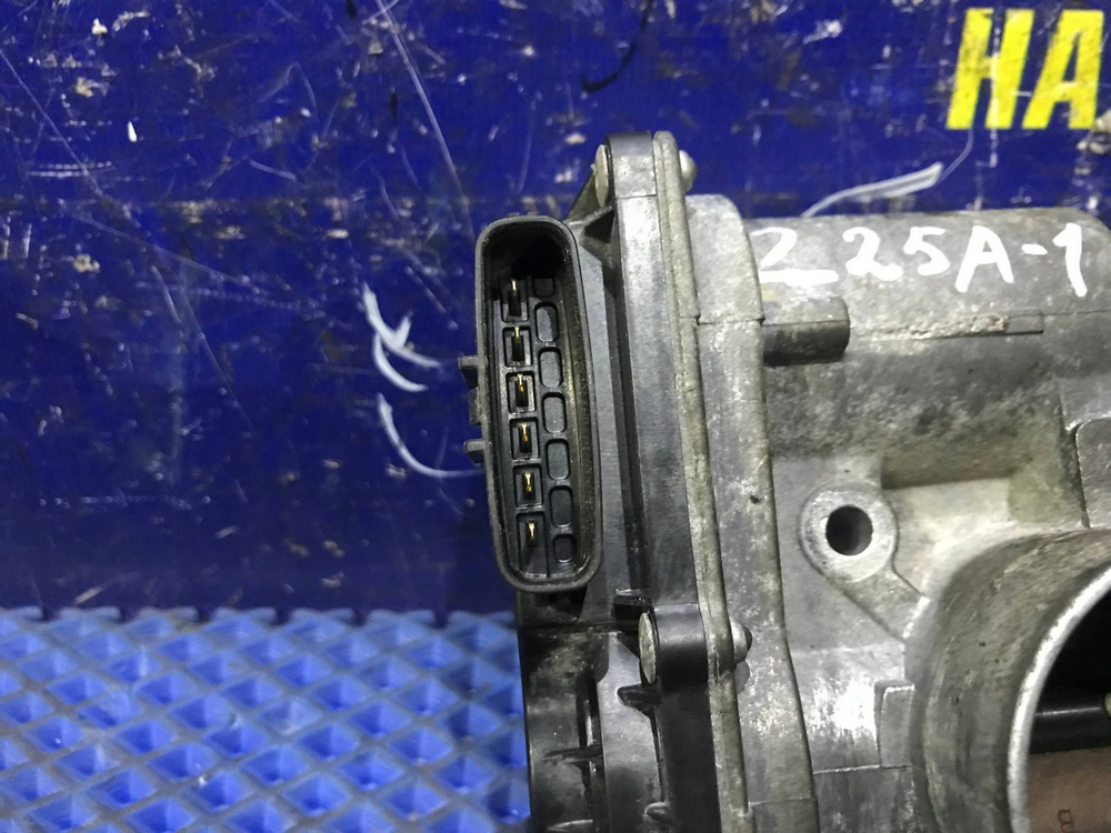 Дроссельная заслонка MITSUBISHI COLT 2003