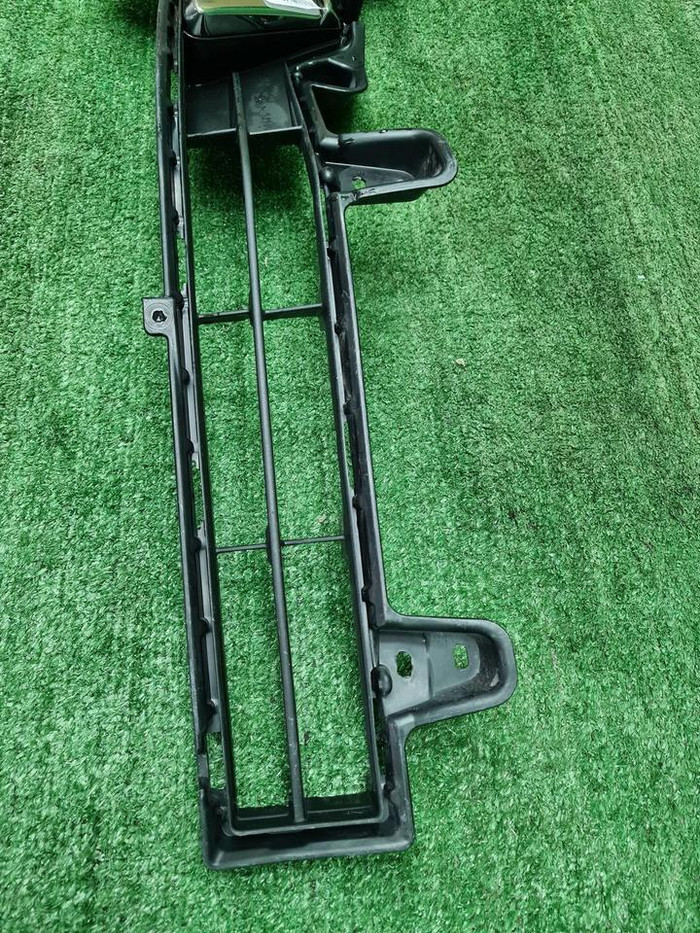 Накладка ПТФ правая Toyota Land Cruiser 200 15-21