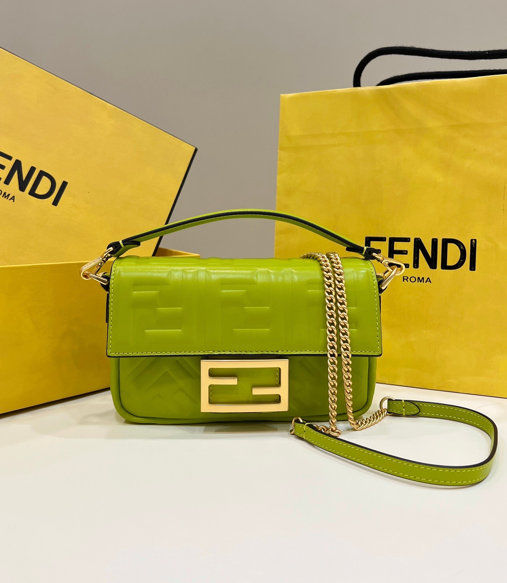 Fendi Baguette 19 cm