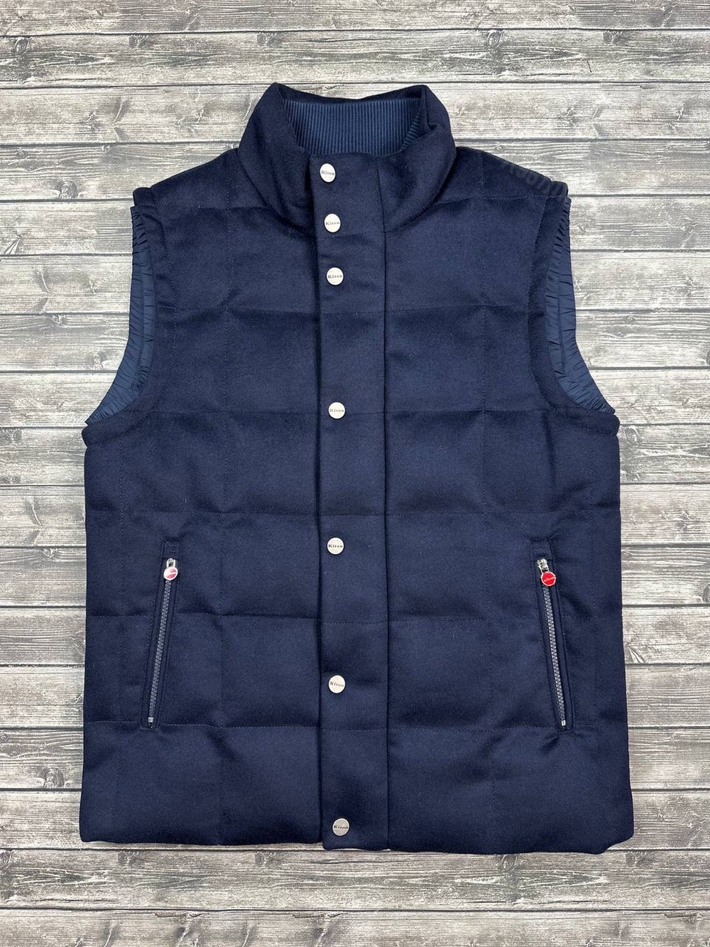 Пуховый жилет Kiton