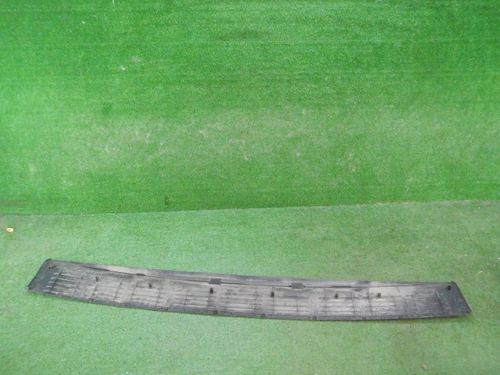 Накладка заднего бампера Toyota Land Cruiser 200 (2007-2021)