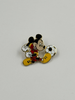 Брошь пин Микки Маус - Футболист Disney
