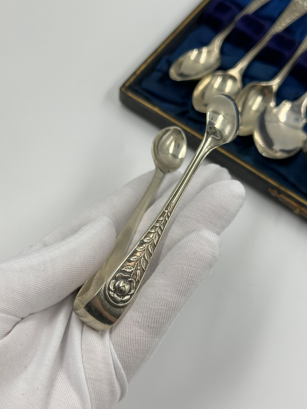 Набор посербренных приборов