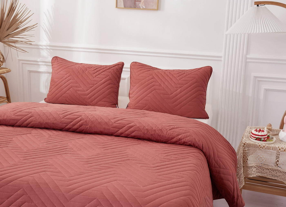 Покрывало 230х250 и 2 наволочки 50х70 Sofi De MarkO Мориц красное