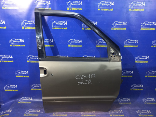 Дверь передняя правая NISSAN SERENA 1991
