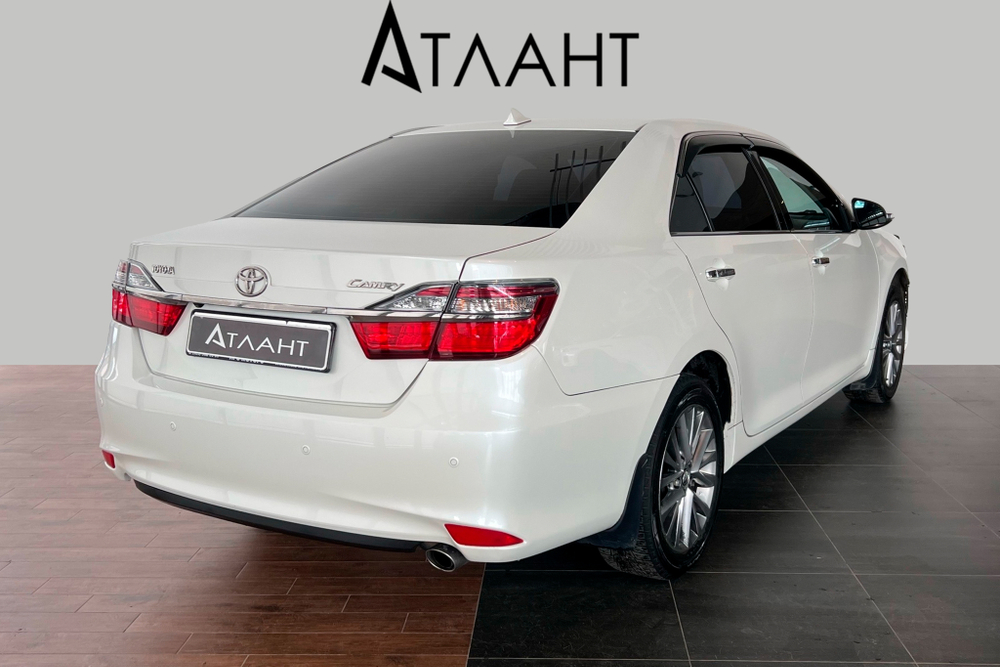 Toyota Camry, 2016 год