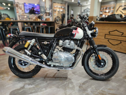 Royal Enfield Interceptor 650 Black Pearl (Custom / Dual tone)