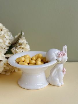 Конфетница "Лесные кролики", 18х15,5х12 см, цвет белый