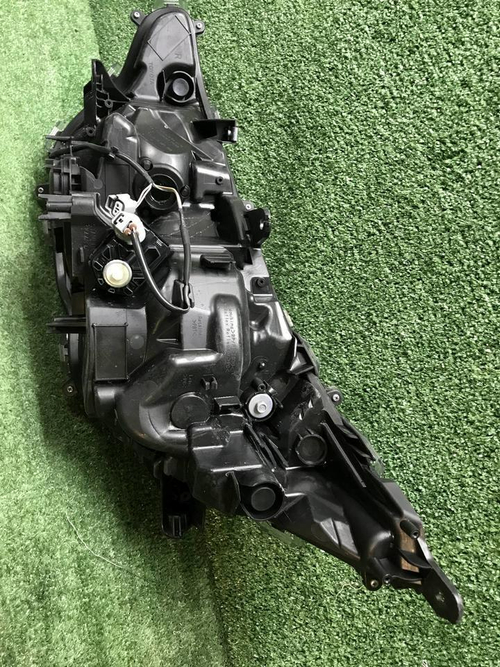 Фара правая Toyota RAV4 5 XA50 (2018-н.в.) LED