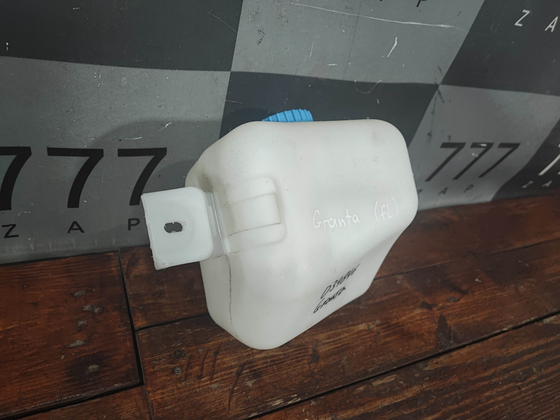 Бачок омывателя LADA Granta  Б/У Оригинал 21905208406