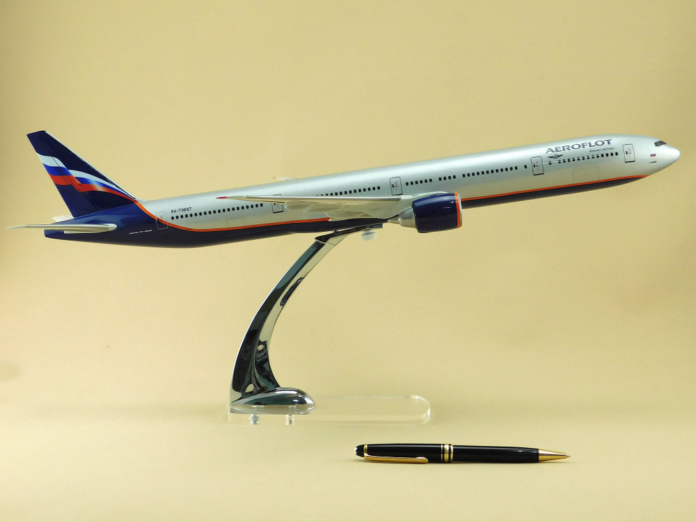 Модель самолета Boeing 777-300ER (М1:144, Аэрофлот, RA-73697, А.Пушкин)
