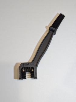 Щетка для очистки цепи мотоцикла от грязи перед смазкой, велосипеда