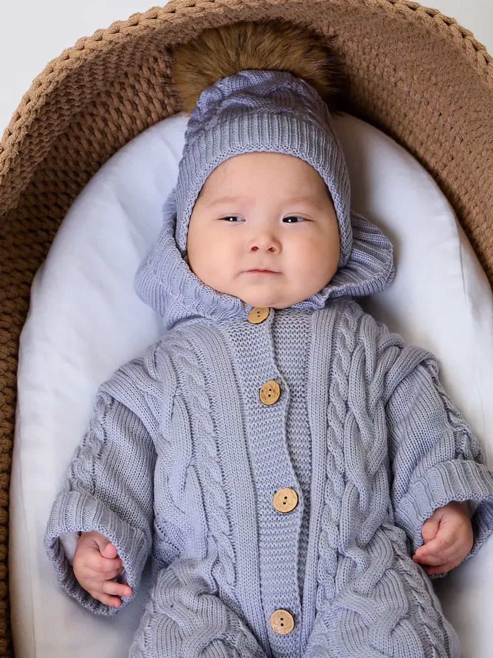 Вязаный конверт на выписку для новорожденного теплый