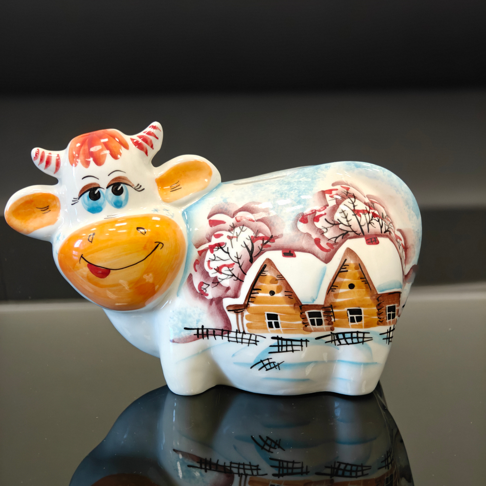 Копилка фарфоровая "Коровка" Зимняя деревня