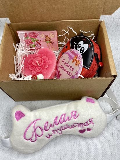 Подарочной бокс для девочки, девушки" 8 МАРТА" , 6 предметов