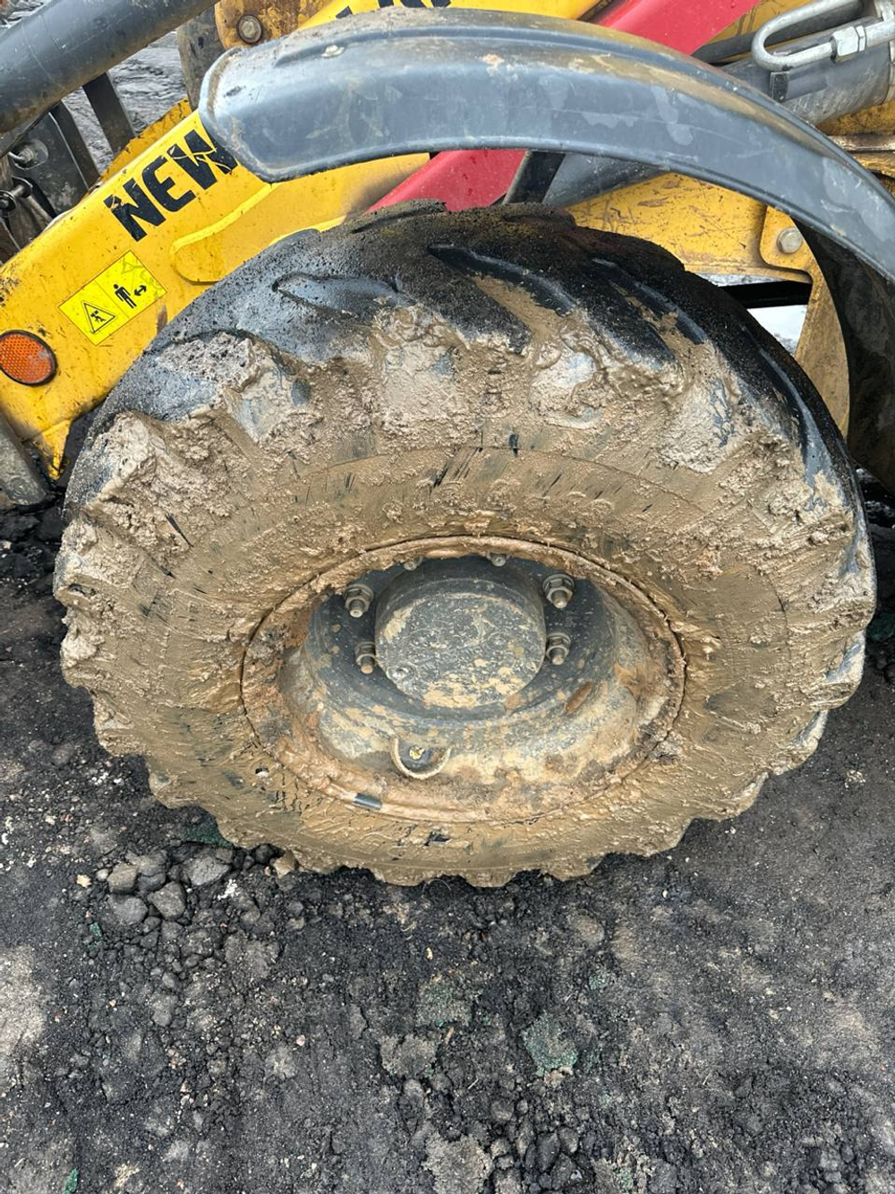 New Holland B80* Экскаватор-погрузчик B80B (Дизельный, 3,9 л, 96 л.с., АТ)