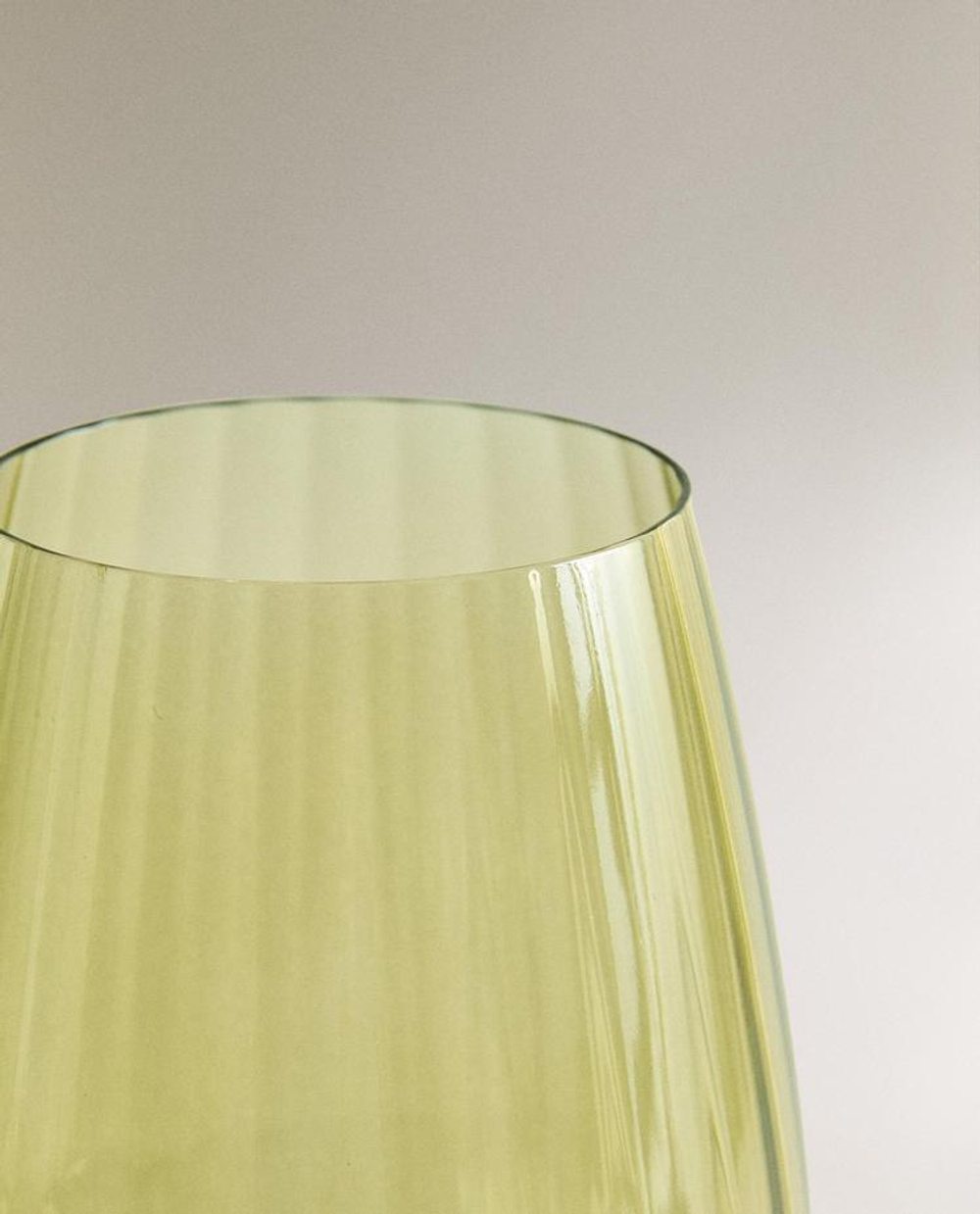 ZARA HOME БОКАЛ ДЛЯ ВИНА ИЗ КРИСТАЛИНА С ОПТИЧЕСКИМ ЭФФЕКТОМ, ЗЕЛЕНЫЙ