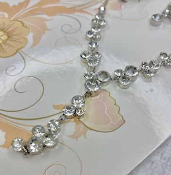 Комплект украшений, серьги + колье