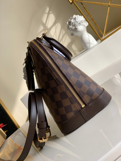 Louis Vuitton Alma PM