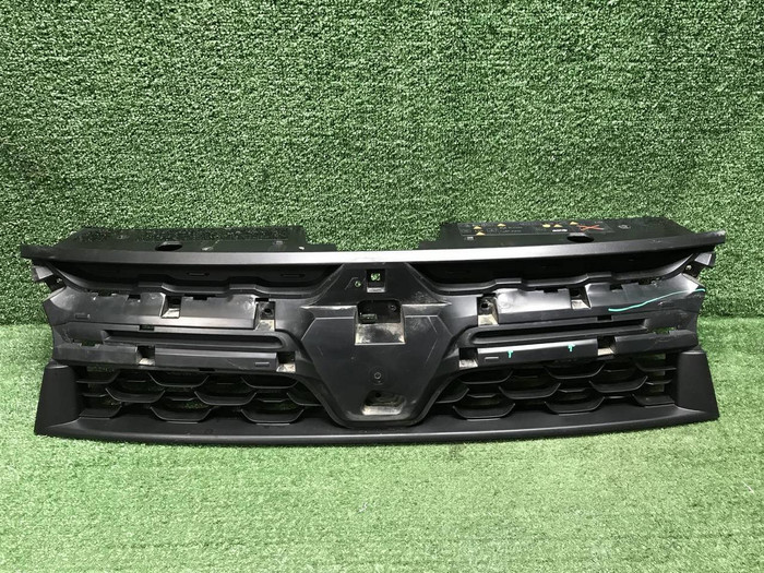 Решетка радиатора Renault Duster 1 (2015-2021)