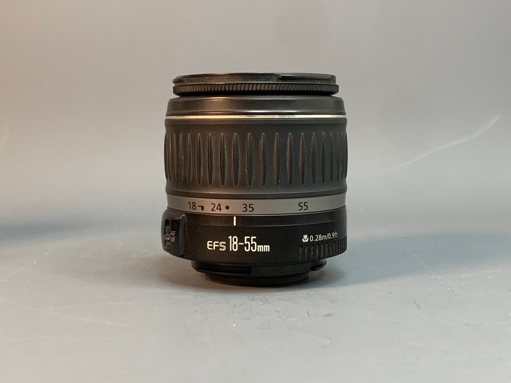 Canon EOS 600D kit 18-55mm ll 7.278 Кадров