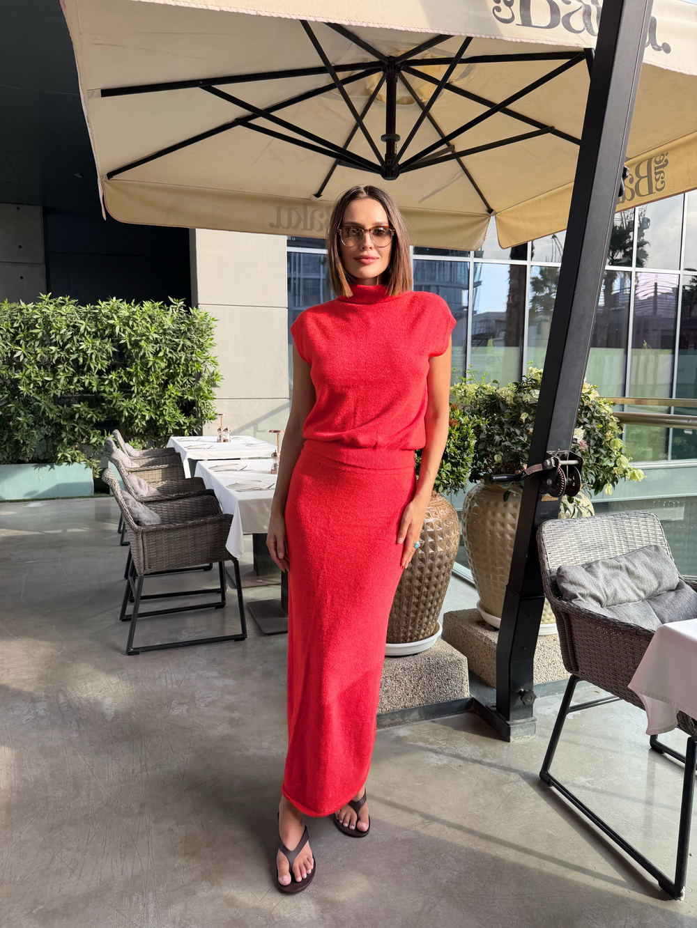 трикотажный топ  в алом цвете