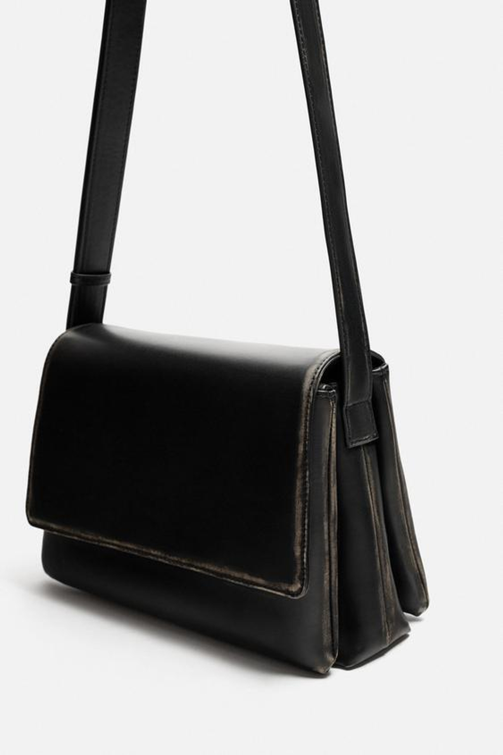 ZARA СУМКА С КЛАПАНОМ И ЭФФЕКТОМ ПОНОШЕННОСТИ, ЧЕРНЫЙ