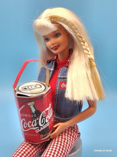 Кукла Барби из специальной серии Coca-Cola Picnic Barbie 1997 года