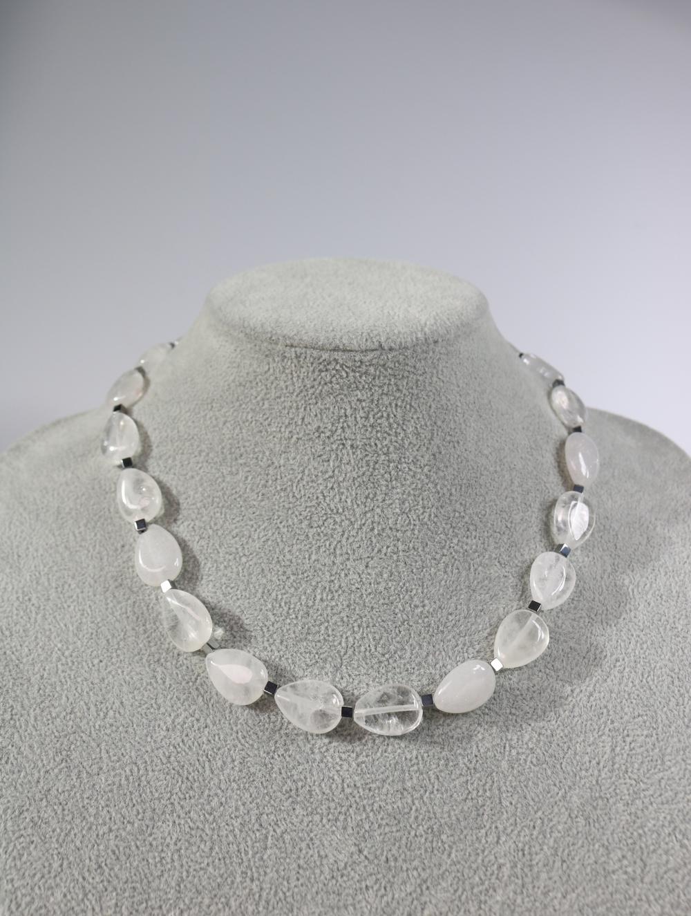 Чокер-колье из горного хрусталя "Кристальный рассвет"