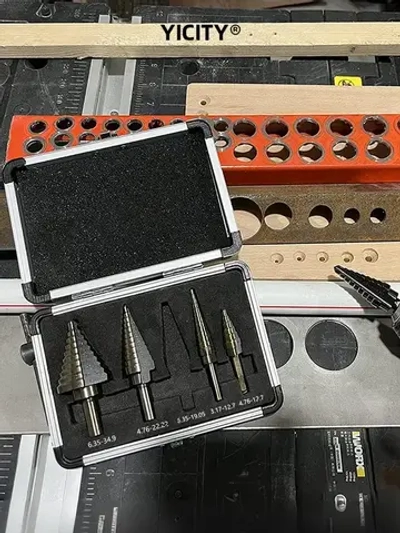 YICITY Набор ступенчатых сверел по металлу с титановым покрытием в кейсе 5шт (6-35, 5-22, 6-19, 5-13, 3-12мм)/трехгранный хвостовик/набор сверел по металлу