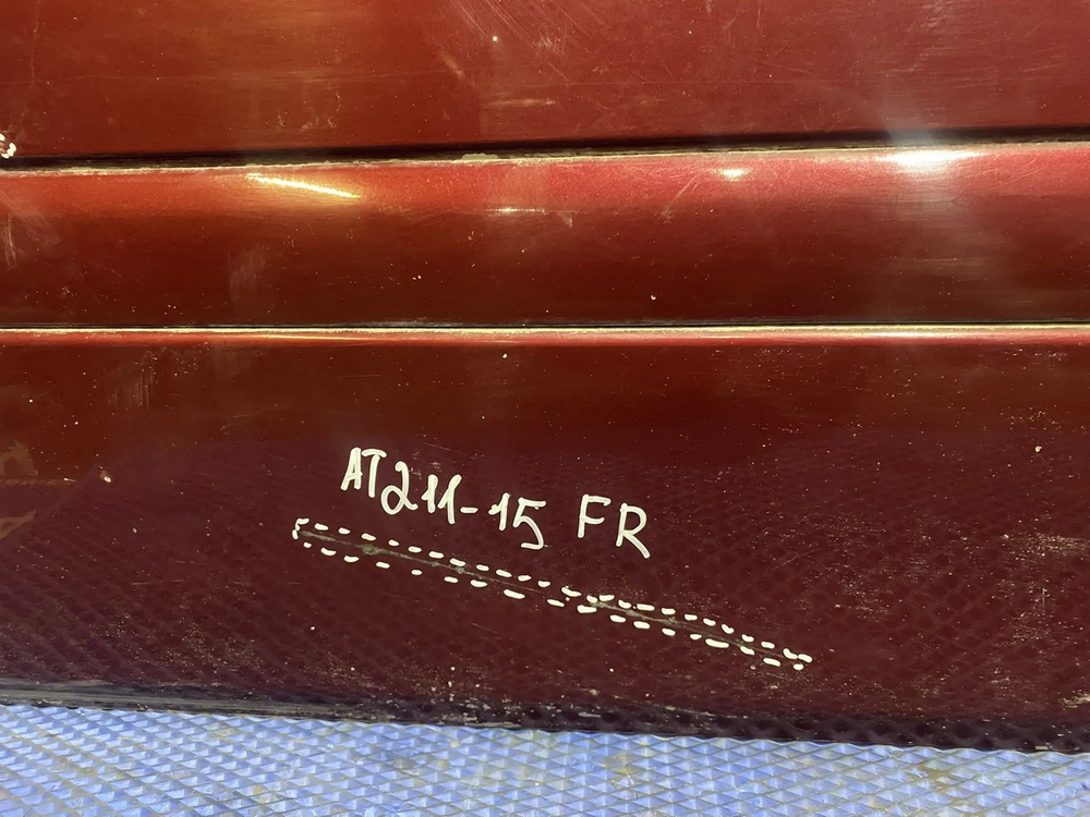 Дверь передняя правая TOYOTA CARINA 2001