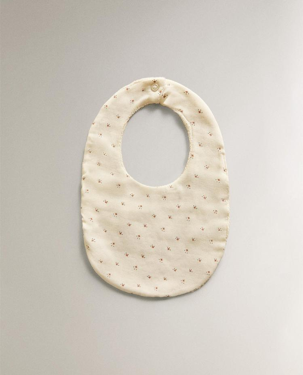 ZARA HOME ДЕТСКИЙ НАГРУДНИК С ЦВЕТОЧНЫМ ПРИНТОМ, ЭКРЮ