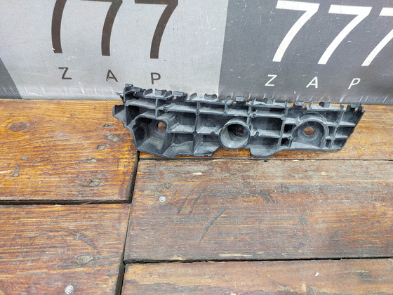 Кронштейн переднего бампера правый GAC GS8 2 21-нв Б/У Оригинал 7105012DRS0000