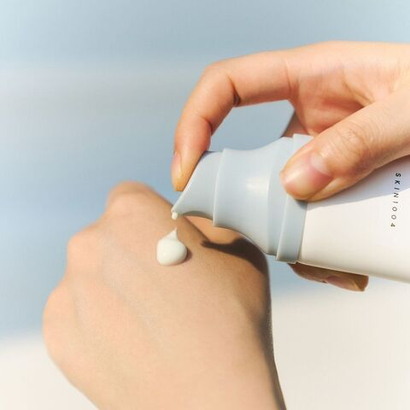 Крем солнцезащитный Skin1004 MADAGASCAR Centella Hyalu-Cica Water-Fit Sun Serum SPF50 100 мл