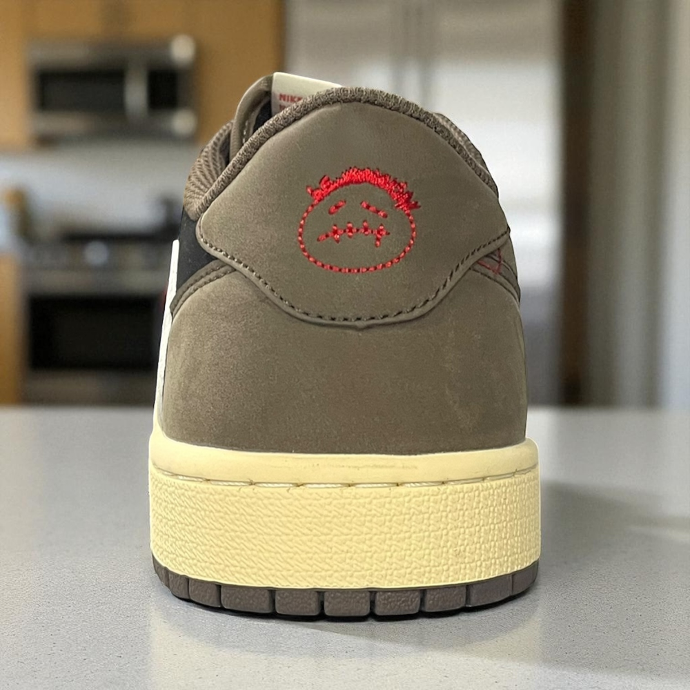 Nike Air Jordan 1 Low x Travis Scott • Mocha