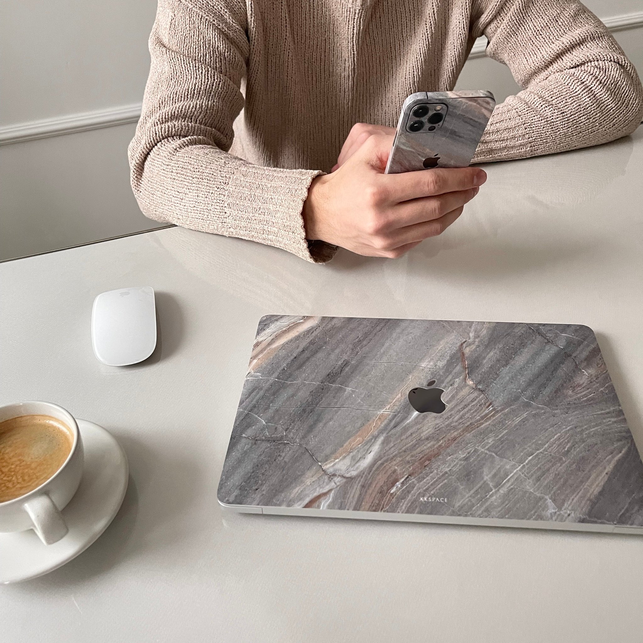 Виниловая наклейка SURFACE для MacBook