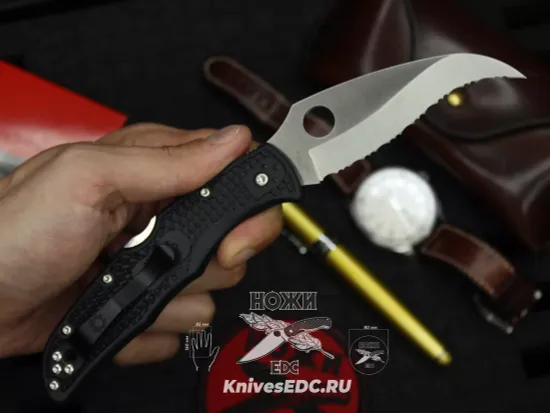 Складной нож Spyderco Matriarch 2 C12SBK2 c клинком из стали VG-10, рукоять FRN