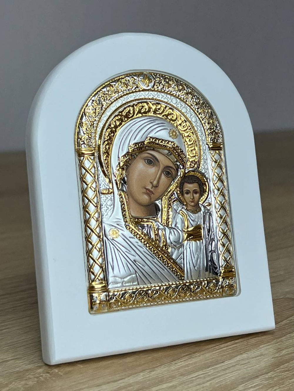 Казанская БМ, икона арочная, белое дерево 105х140