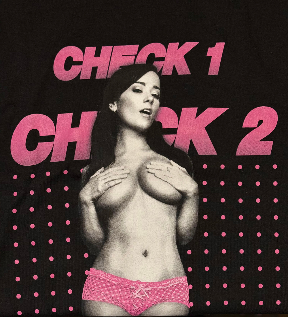 Футболка Tits-Check 1, 2