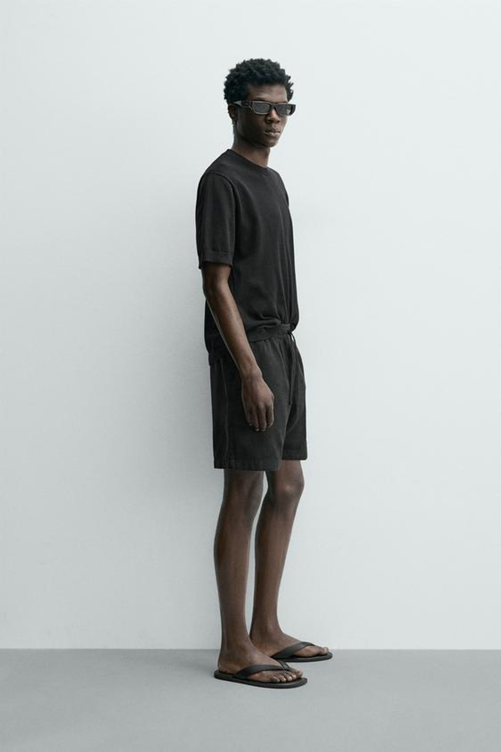 ZARA ШОРТЫ КЛАССИЧЕСКОГО КРОЯ ИЗ РЕЛЬЕФНОЙ ТКАНИ, ЧЕРНЫЙ